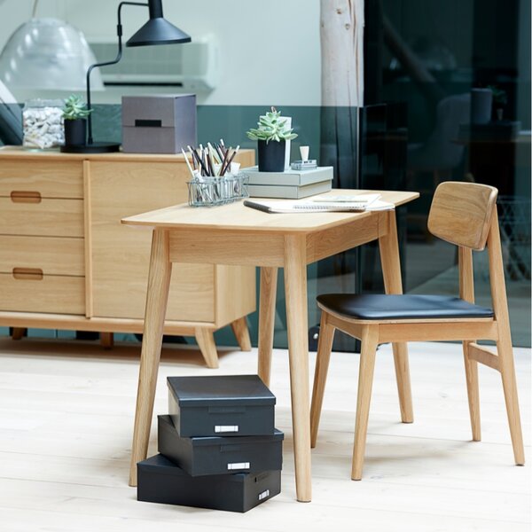 -25 % Dny MOMENTI– Unique Furniture Dubová jídelní židle Livo s černým koženkovým sedákem