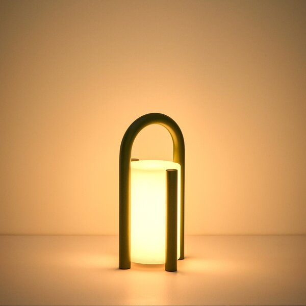 Kave Home Zelená přenosná zahradní LED lampa Leros 28 cm