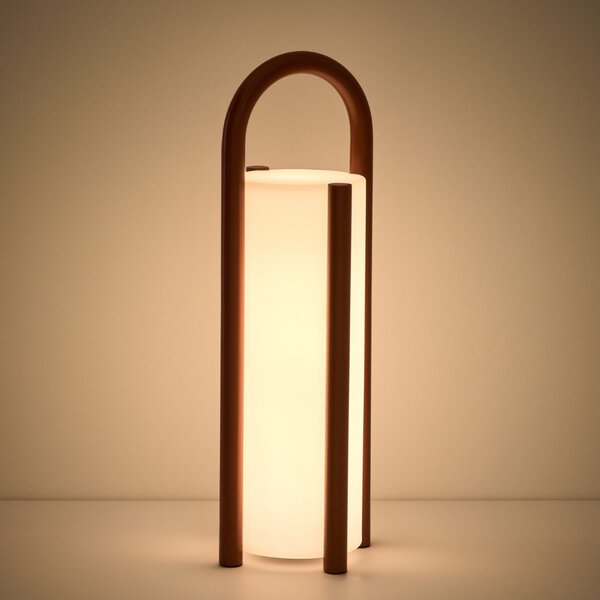 Kave Home Červená přenosná zahradní LED lampa Leros 48 cm