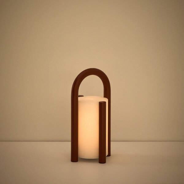 Kave Home Červená přenosná zahradní LED lampa Leros 28 cm