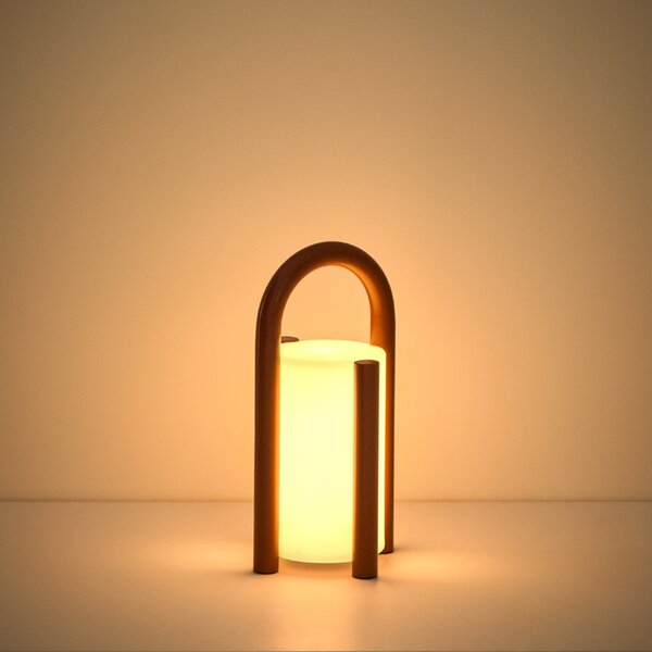 Kave Home Červená přenosná zahradní LED lampa Leros 28 cm