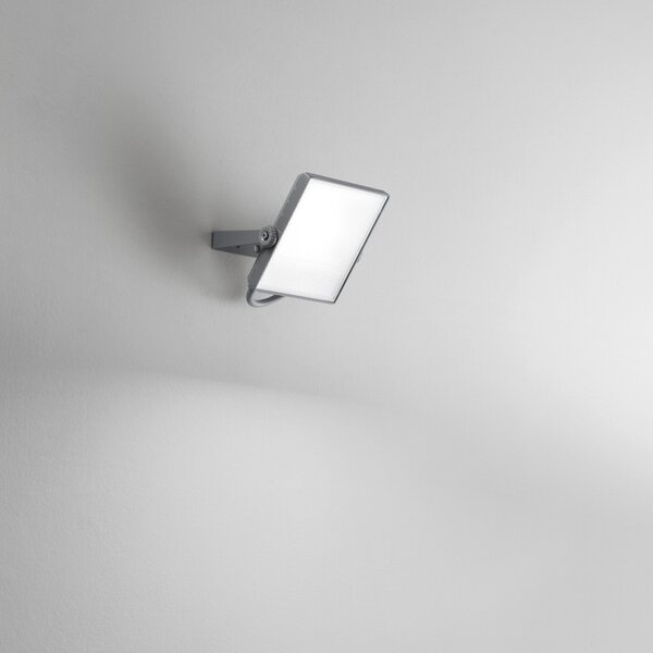 FAN LED-AXEL-20-SIL Venkovní reflektor LED, 20 W, CCT, stříbrná, IP65 - FANEUROPE