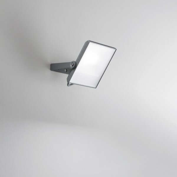 FAN LED-AXEL-S30-SIL Venkovní reflektor LED, 30 W, CCT, stříbrná, se senzorem, IP65 - FANEUROPE