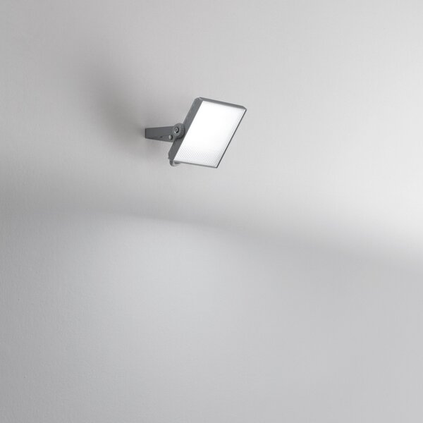 FAN LED-AXEL-S10-SIL Venkovní reflektor LED, 10 W, CCT, stříbrná, se senzorem, IP65 - FANEUROPE