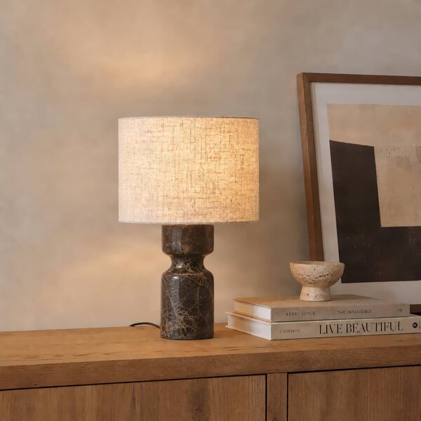 Lucande Stolní lampa Marcella, výška 45 cm, hnědá/krémová, mramor, Krémová / jantar, Obývací pokoj / jídelna, Textil / tkanina / hedvábí, Moderní