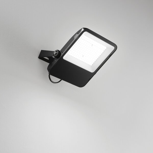 FAN LED-TAURUS-150C LED reflektor Taurus (černý) 150 W, 19500 lm, 3000 K, IP65, 29,7 x 6 x 35,1 cm - FANEUROPE