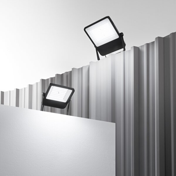 FAN LED-TAURUS-150C LED reflektor Taurus (černý) 150 W, 19500 lm, 3000 K, IP65, 29,7 x 6 x 35,1 cm - FANEUROPE