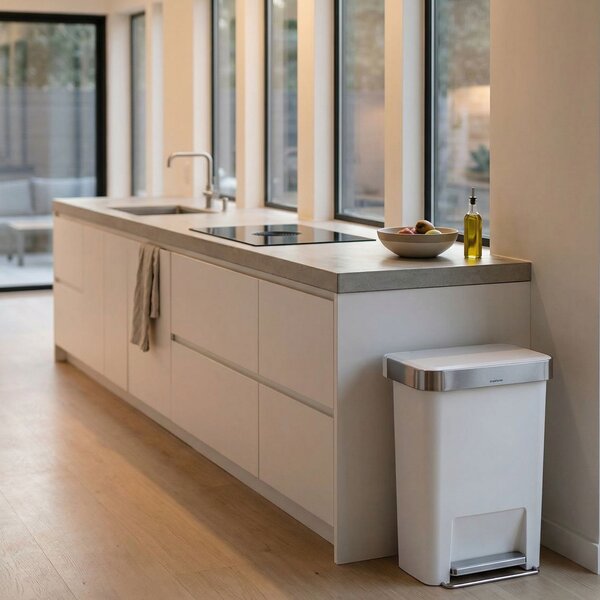 Pedálový odpadkový koš Simplehuman – 45 l, kapsa na sáčky, obdélníkový, bílý plast / nerez