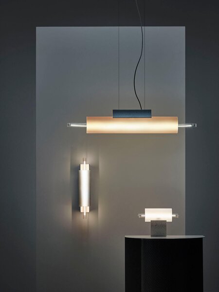 Brokis Designová stolní lampa Overlay S, PC1406 Barva skla: transparentní sklo (CGC23), Povrchová úprava baldachýnu: vysokohodnotný beton se střepy - bílý (CCSC2882), Povrchová úprava základny: vysokohodnotný beton se střepy - bílý (CSFB2879)
