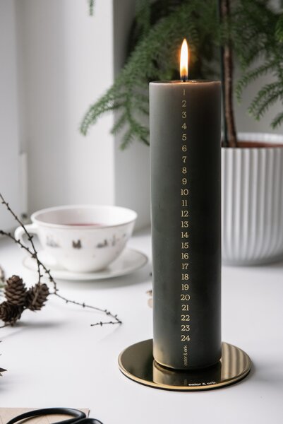 Ester & Erik Adventní svíčka Pillar Calendar - Green Soil ER132
