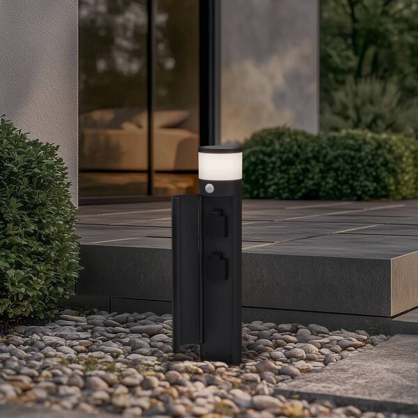 Lucande Podstavná lampa Corban, šedá, senzor, zásuvky, IP44, stmívatelný, Černá, Hliník, Moderní