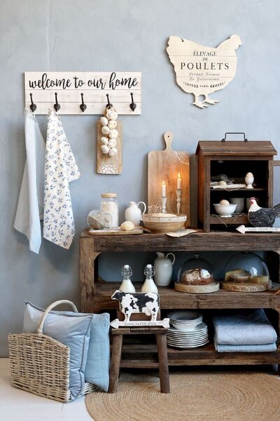 Krémový antik nástěnný věšák s háčky Welcome - 70*8*25 cm - Chic Antique