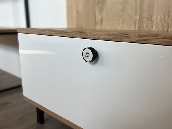 In-Design Nábytková knopka Bianco černá, motiv auto V34