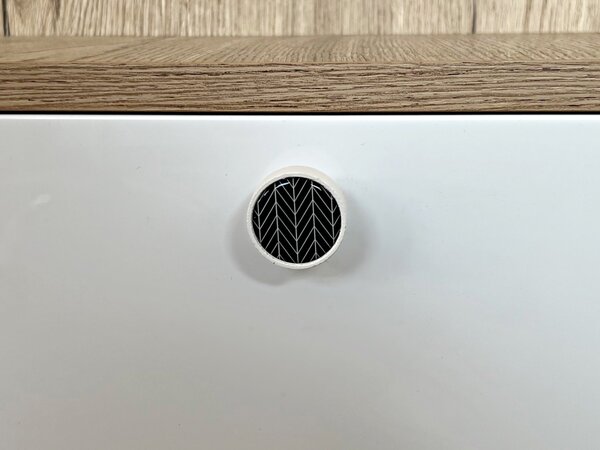 In-Design Nábytková knopka Nero bílá, motiv jedle/černá V18