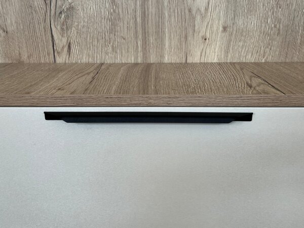 In-Design Nábytková úchytka Navan černá matná struktura Rozteč úchytky (mm): 32