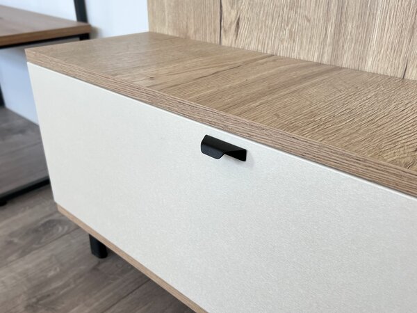 In-Design Nábytková úchytka Navan černá matná struktura Rozteč úchytky (mm): 32