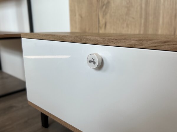 In-Design Nábytková knopka Nero bílá, motiv kolo V35