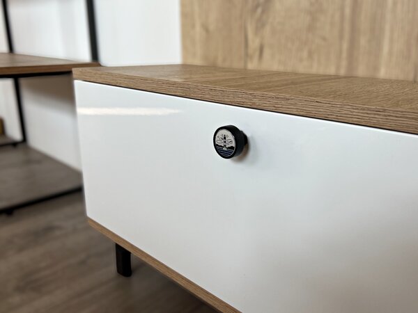 In-Design Nábytková knopka Bianco černá, motiv maják V63