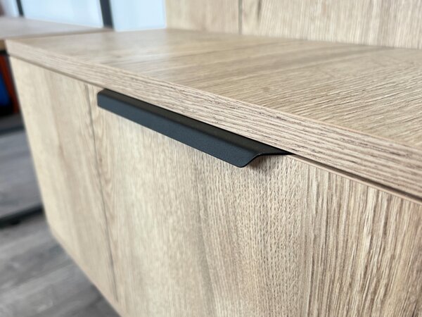 In-Design Nábytková úchytka Miko černá matná Rozteč úchytky (mm): 32