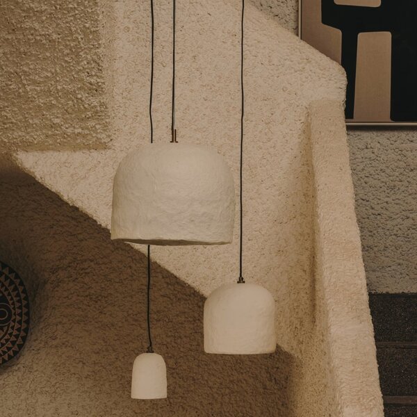 Bílé závěsné světlo Kave Home Calvia 25 cm