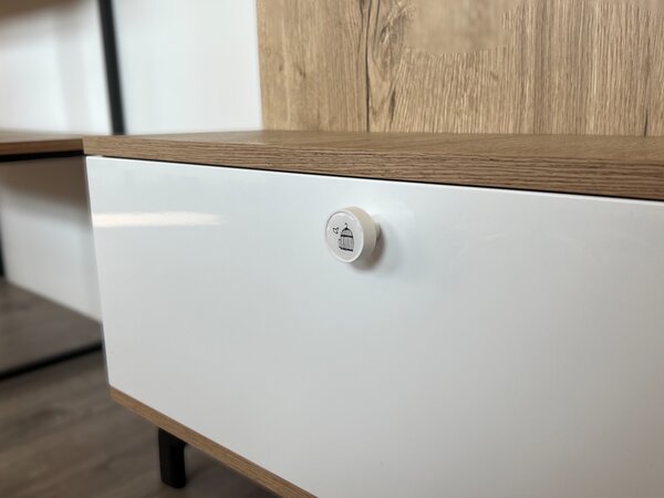 In-Design Nábytková knopka Nero bílá, motiv ptáček V38