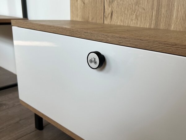 In-Design Nábytková knopka Bianco černá, motiv kolo V35