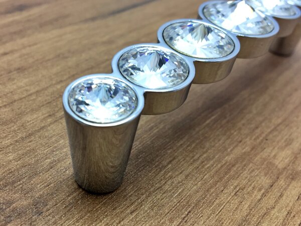 Nábytková úchytka Ruota chrom SWAROVSKI Rozteč úchytky (mm): 32