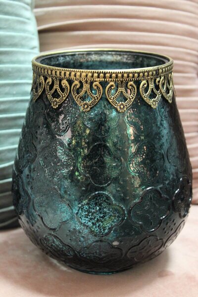 Tyrkysový skleněný svícen s ornamentem 18cm