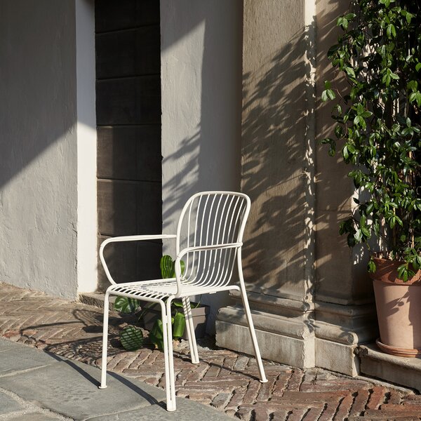 &Tradition designové zahradní židle Thorvald Armchair