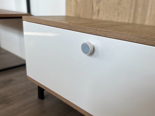 In-Design Nábytková knopka Nero bílá, motiv jedle/modrá V21