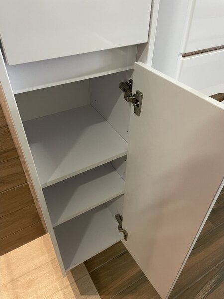 Lavedo Luton White 170 vysoká závěsná skříňka do koupelny