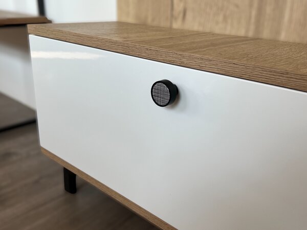 In-Design Nábytková knopka Bianco černá, motiv mřížka V17