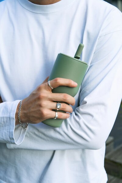 Eva Trio Sip'n'Go termohrnek s brčkem 0,6 l Green Goddess, zelený nerezový tumbler na studené nápoje do auta i ke kočárku