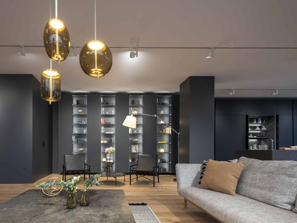 Brokis Designové závěsné svítidlo Knot Cilindro Small, PC1034 Barva skla: Transparentní číré sklo, Povrchová úprava baldachýnu: Mosaz, Povrch reflektoru: Mosaz