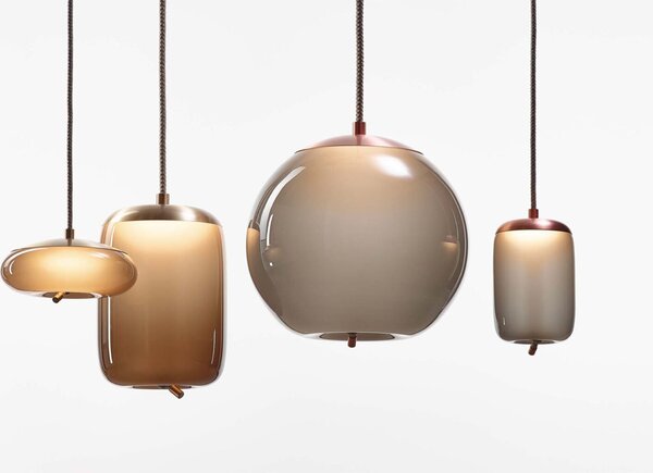 Brokis Designové závěsné svítidlo Knot Cilindro Small, PC1034 Barva skla: Transparentní číré sklo, Povrchová úprava baldachýnu: Mosaz, Povrch reflektoru: Mosaz