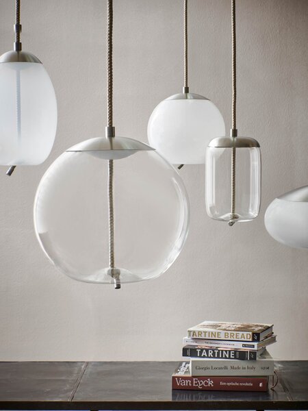Brokis Designové LED závěsné svítidlo Knot Sfera PC1016 Barva skla: Šedá kouřová - transparentní sklo, Povrchová úprava baldachýnu: Mosaz, Povrch reflektoru: Mosaz