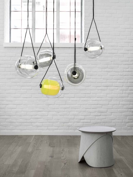 Brokis Designové LED závěsné svítidlo Capsula single PC937, 2700K Barva skla: Šedá kouřová - transparentní sklo, Barva vnitřního skla: Šedá kouřová - transparentní sklo, Baldachýn: Kov - černý matný komaxit