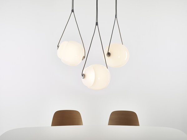 Brokis Designové LED závěsné svítidlo Capsula single PC937, 2700K Barva skla: Šedá kouřová - transparentní sklo, Barva vnitřního skla: Šedá kouřová - transparentní sklo, Baldachýn: Kov - černý matný komaxit