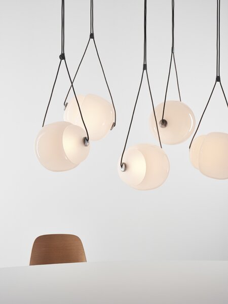 Brokis Designové LED závěsné svítidlo Capsula single PC937, 2700K Barva skla: Šedá kouřová - transparentní sklo, Barva vnitřního skla: Šedá kouřová - transparentní sklo, Baldachýn: Kov - černý matný komaxit