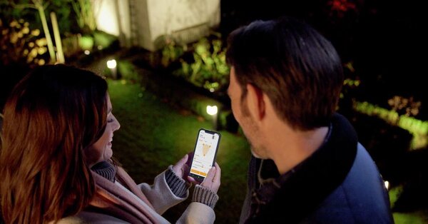 Steinel Venkovní nástěnné svítidlo L 830 LED se senzorem a bluetooth, IP44 Barva: Stříbrná