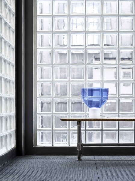 Designová stolní lampa Brokis Lightline S, PC972 Barva skla: Transparentní číré sklo, BARVA SPODNÍ ČÁSTI SKLA: transparentní sklo, POVRCHOVÁ ÚPRAVA SPODNÍ ČÁSTI SKLA: lesklý povrch skloviny
