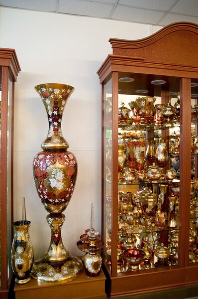 DBK GLASS Větší 3-ramenné rubínově červené nástěnné svítidlo zdobené vysokým smaltem N-0609-3-SM