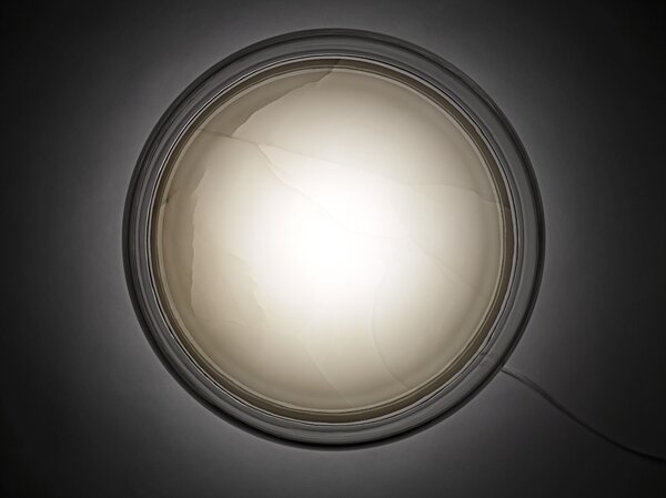 Designová stolní lampa Brokis Macaron M, PC1039 Barva skla: Šedá kouřová - transparentní sklo, Základna: Dub evropský - bíle mořený (CSFB1575), Disk: BROKISGLASS - kouřově šedá mat (CSOP1577)