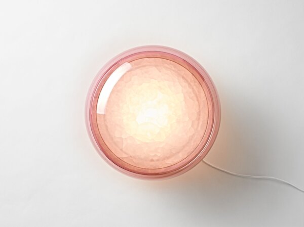 Designová stolní lampa Brokis Macaron M, PC1039 Barva skla: Šedá kouřová - transparentní sklo, Základna: Dub evropský - bíle mořený (CSFB1575), Disk: BROKISGLASS - kouřově šedá mat (CSOP1577)