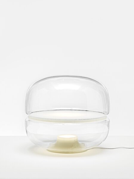 Designová stolní lampa Brokis Macaron L, PC1040 Barva skla: Šedá kouřová - transparentní sklo, Základna: Dub evropský - bíle mořený (CSFB1575), Disk: BROKISGLASS - kouřově šedá mat (CSOP1577)