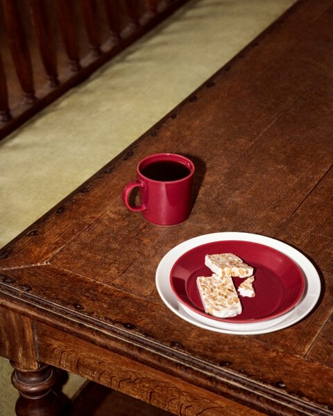 Iittala Talíř Teema 17cm, červený cherry