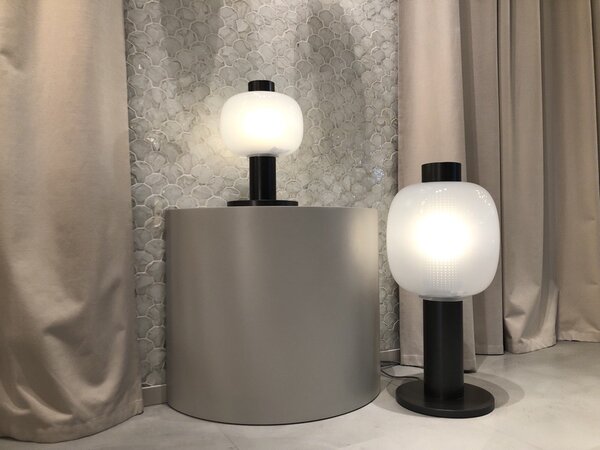 Designová lampa Brokis Bonbori Small PC1164, 1xE27 Stmívání, řízení: TRIAC, Povrch Montury: šedá metalická, Barva skla: Olivová zelená - transparentní sklo