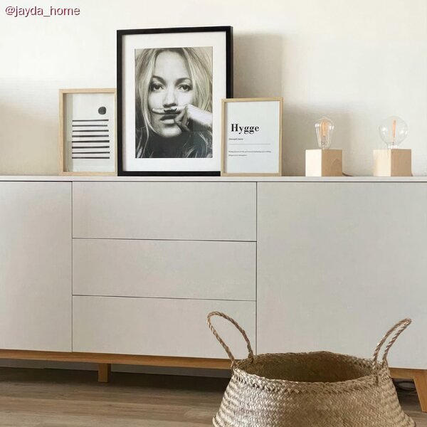 Creative cables Posaluce cubetto, naše dřevěná stolní lampa s textilním kabelem, in-line vypínačem a dvoupólovou zástrčkou Barva: Neutrální
