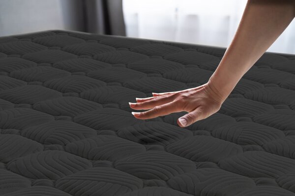 Tvrdá pěnová matrace 180x200 cm Air Black – Moonia