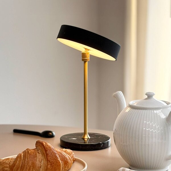 Dyberg Larsen LED stolní lampa Moonlight s akumulátorem, černá, stmívatelný, Černá, Obývací pokoj / jídelna, Kámen, Design